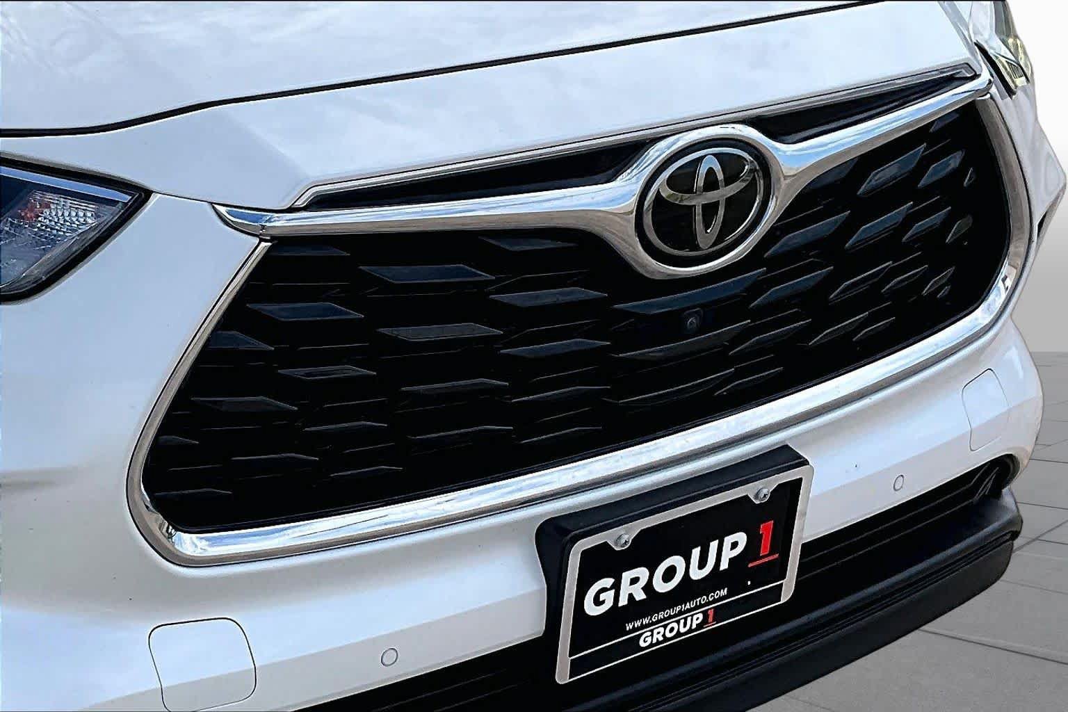 Used 2020 Toyota Highlander Limited FWD image 29