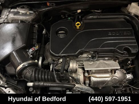 Used 2025 Chevrolet Malibu LT FWD image 22