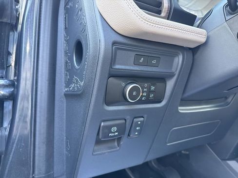 Used 2023 Ford Expedition Limited image 28