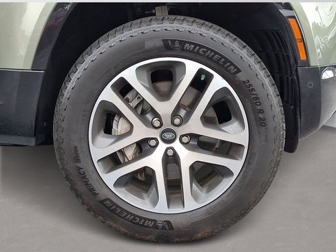 Used 2021 Land Rover Defender 110 X-Dynamic HSE AWD/4WD image 8