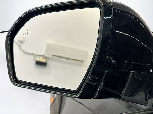 Used 2024 Ford Expedition Max XLT image 16