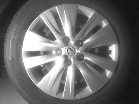 Used 2025 Nissan Sentra S FWD image 15