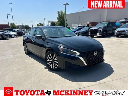 Used 2025 Nissan Altima 2.5 SV FWD image 1