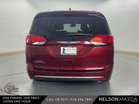 Used 2019 Chrysler Pacifica Touring-L Plus image 7