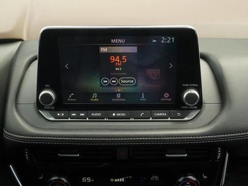 Used 2023 Nissan Rogue SL FWD image 17