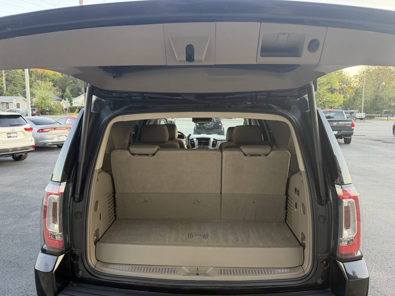 Used 2016 GMC Yukon SLT RWD image 17