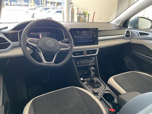 New 2026 Volkswagen Taos SE image 11
