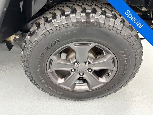 Used 2018 Jeep Wrangler Rubicon AWD/4WD image 6