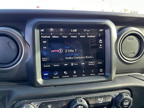 Used 2021 Jeep Gladiator Willys image 17