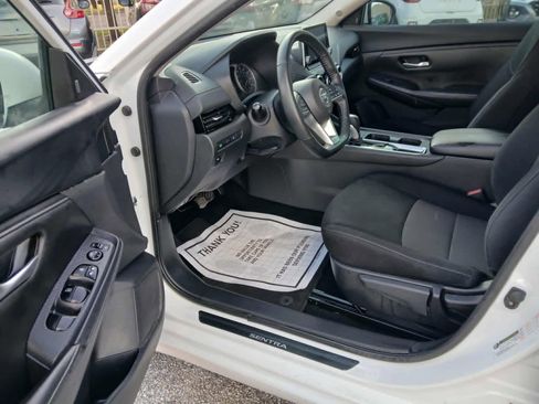 Used 2022 Nissan Sentra SV w/ Trunk Package FWD image 9