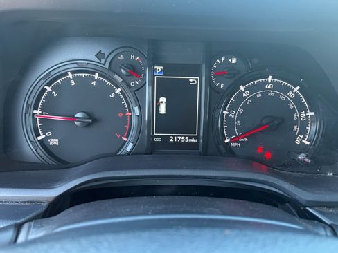 Used 2024 Toyota 4Runner SR5 AWD/4WD image 14