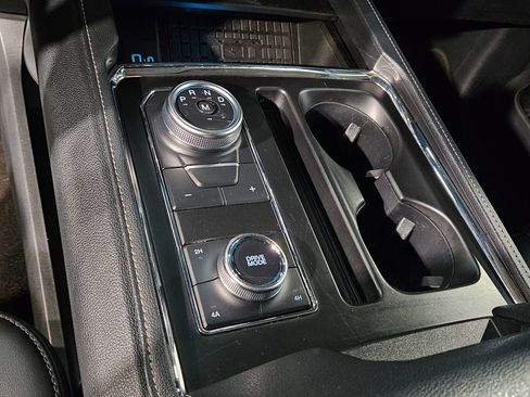 Used 2023 Ford Expedition Max XLT image 32