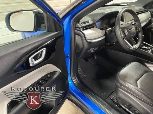 Used 2024 Jeep Compass Limited image 10