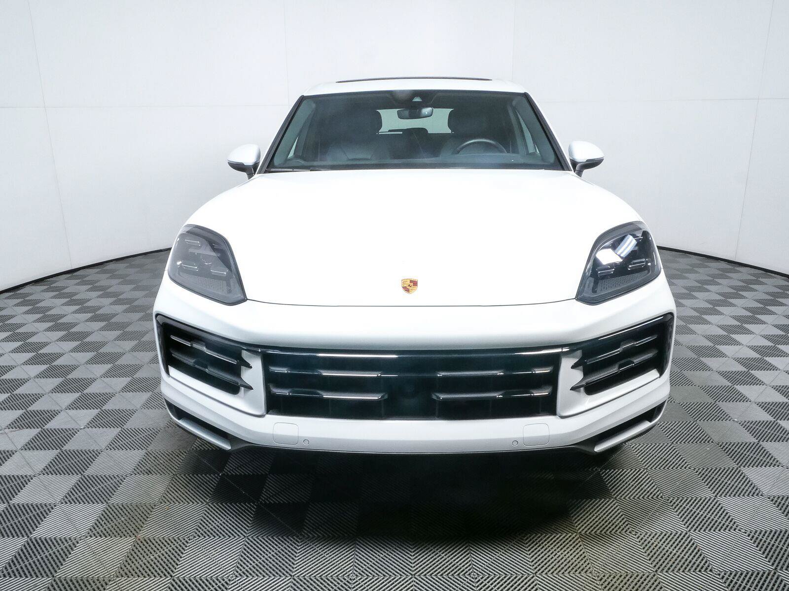 Certified 2024 Porsche Cayenne AWD/4WD image 36