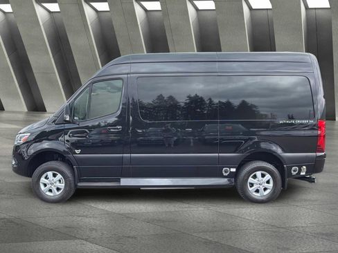 Used 2023 Mercedes-Benz Sprinter 2500 image 7