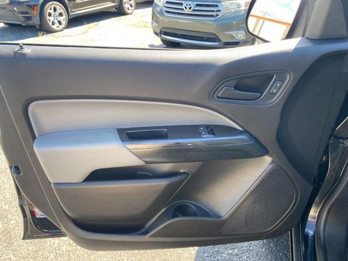 Used 2019 Chevrolet Colorado W/T image 11