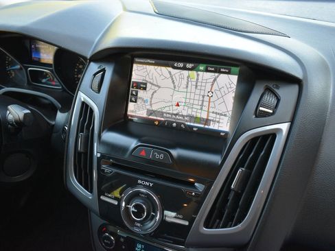 Used 2013 Ford Focus Titanium w/ Titanium Handling Pkg image 22