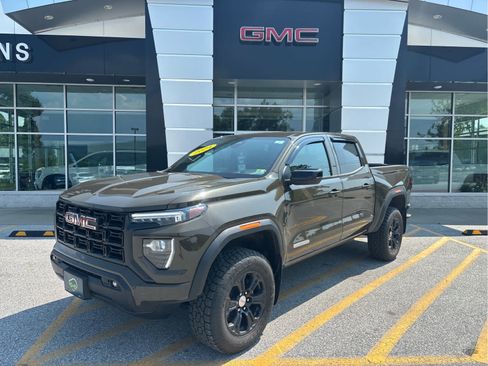 Certified 2024 GMC Canyon Elevation w/ Elevation Premium Package AWD/4WD image 1
