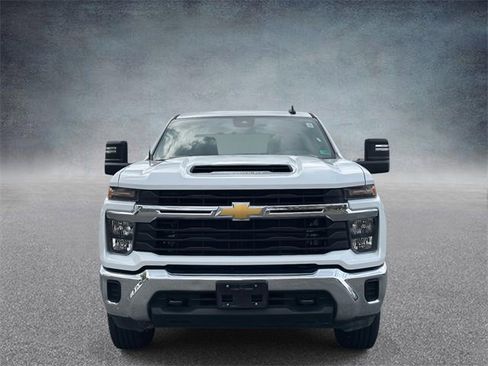 Used 2024 Chevrolet Silverado 3500 LT image 6