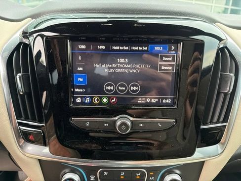 Used 2023 Chevrolet Traverse LS w/ Safety Package AWD/4WD image 13