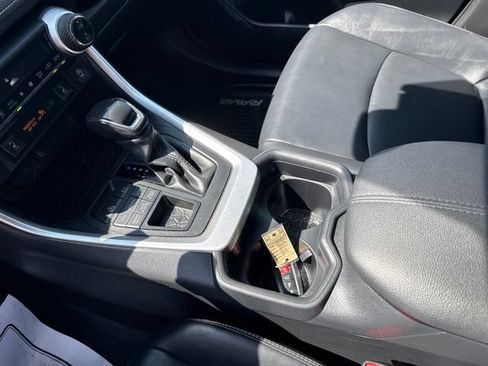Used 2020 Toyota RAV4 XLE Premium AWD/4WD image 17