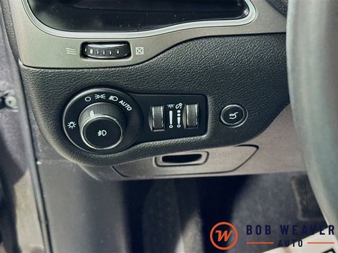 Used 2021 Jeep Cherokee Latitude Lux w/ Comfort/Convenience Group AWD/4WD image 10