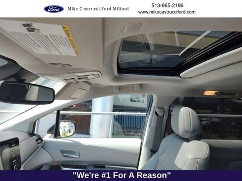 Used 2022 Toyota Sienna XLE FWD image 7