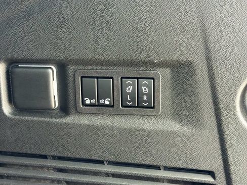 Used 2023 Chevrolet Tahoe Z71 w/ Luxury Package AWD/4WD image 14