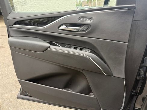 Used 2023 Cadillac Escalade ESV Sport image 11