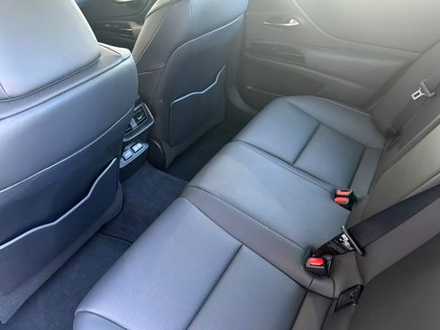Used 2024 Lexus ES 350 w/ Accessory Package (Z1) FWD image 15