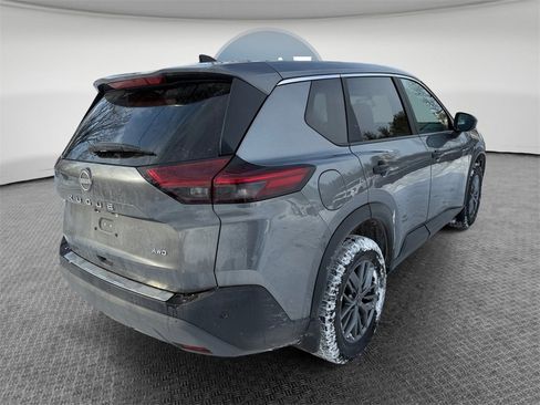 Used 2023 Nissan Rogue S image 3