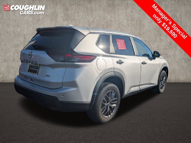 Used 2024 Nissan Rogue S AWD/4WD image 7