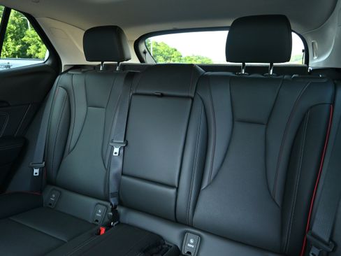 Used 2023 Buick Envision Essence w/ Sport Touring Package image 25