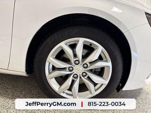 Used 2018 Chevrolet Impala LT FWD image 31