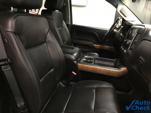 Used 2018 Chevrolet Silverado 1500 LTZ AWD/4WD image 40