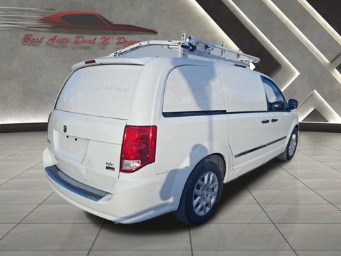 Used 2014 RAM C/V Tradesman image 15