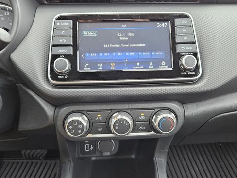 New 2025 Nissan Kicks Play S image 8