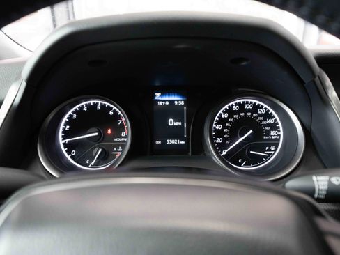 Used 2024 Toyota Camry SE image 16