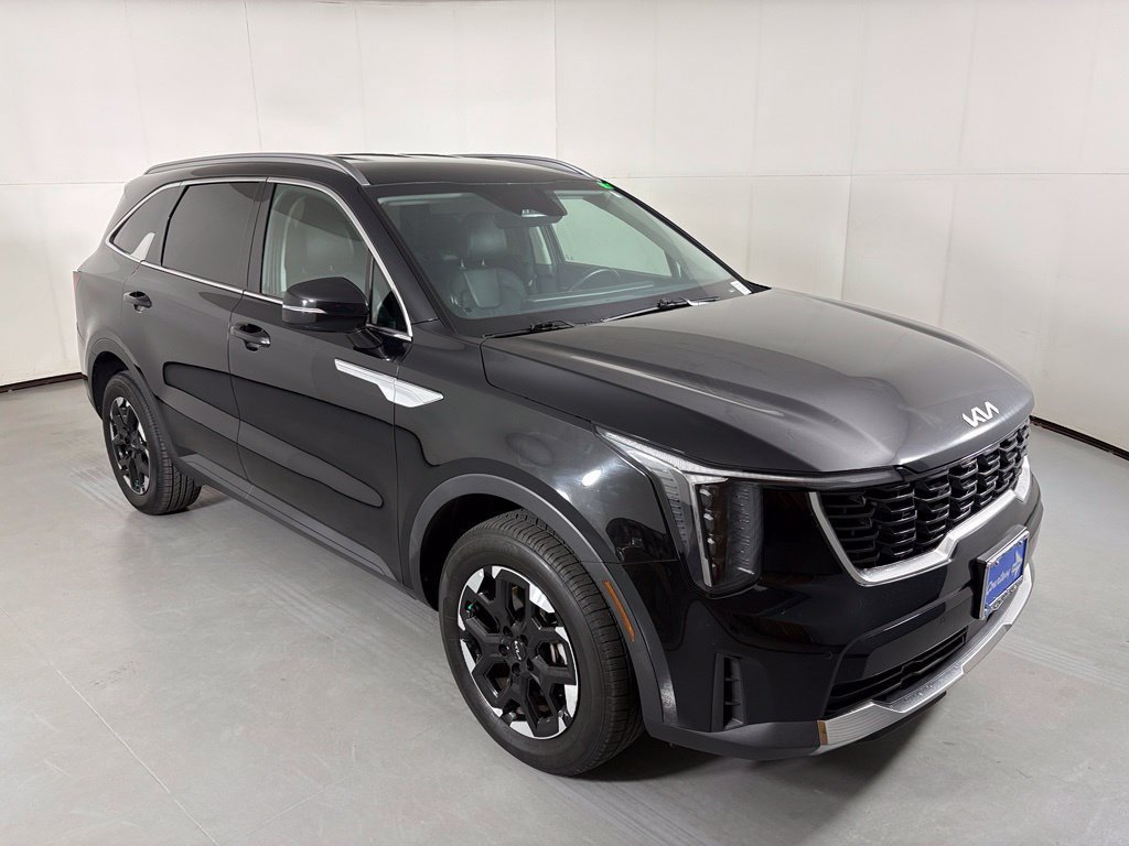 Used 2024 Kia Sorento S AWD/4WD image 2