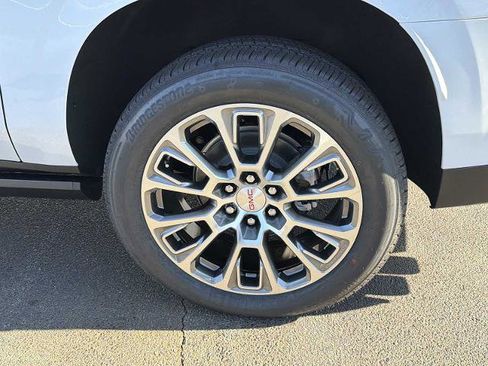 New 2026 GMC Yukon XL Denali w/ Denali Reserve Package image 31