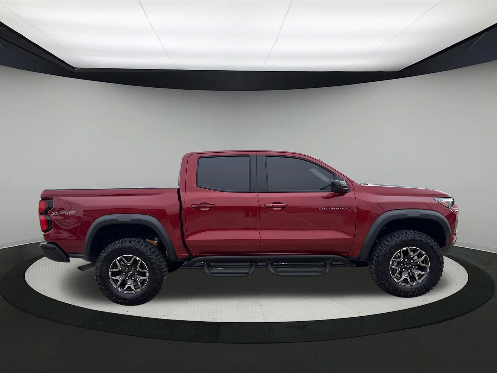 Used 2026 Chevrolet Colorado ZR2 w/ Technology Package AWD/4WD image 6