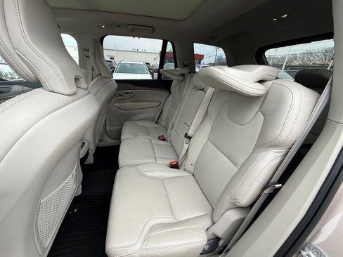 Used 2023 Volvo XC90 B6 Ultimate w/ Protection Package Premier image 4
