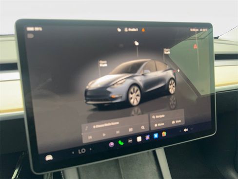 Used 2024 Tesla Model Y Long Range image 57