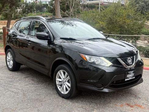 Used 2019 Nissan Rogue Sport SV image 3