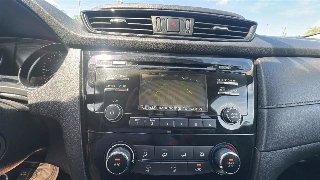 Used 2017 Nissan Rogue S FWD image 45