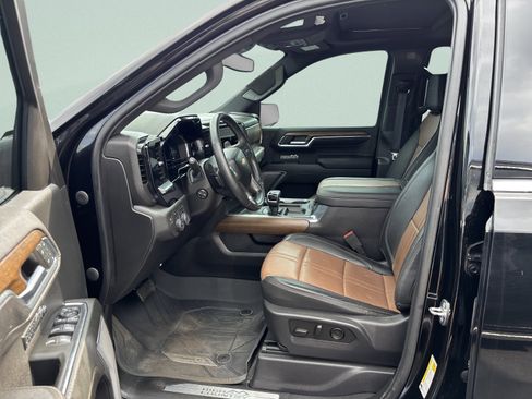 Used 2024 Chevrolet Silverado 1500 High Country AWD/4WD image 12
