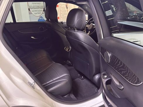 Used 2018 Mercedes-Benz GLC 300 4MATIC w/ Premium Package image 21