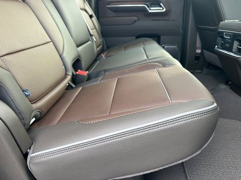 Used 2025 GMC Sierra 2500 Denali w/ Denali Reserve Package image 16