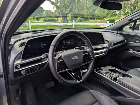 Used 2024 Cadillac Lyriq Sport AWD/4WD image 19