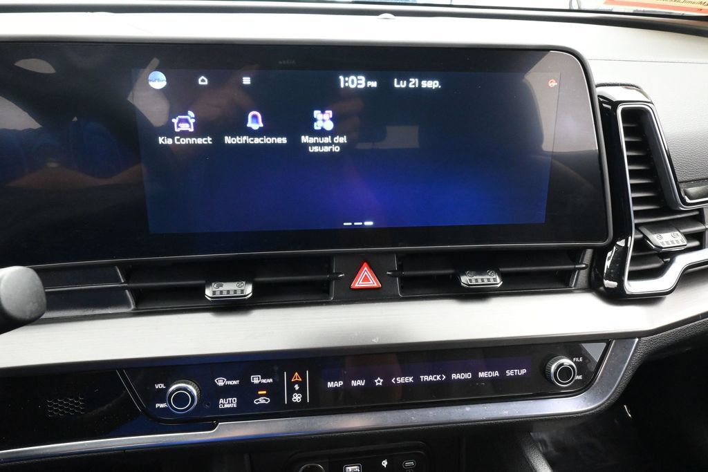 Used 2025 Kia Sportage EX FWD image 24